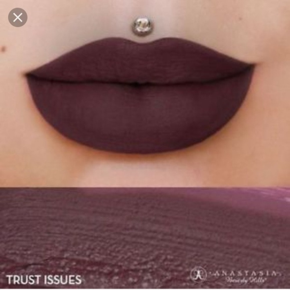 Anastasia Beverly Hills lipstick “Trust Issues”